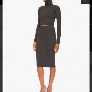 Nadia Tarr - Ribbed Crop Turtleneck